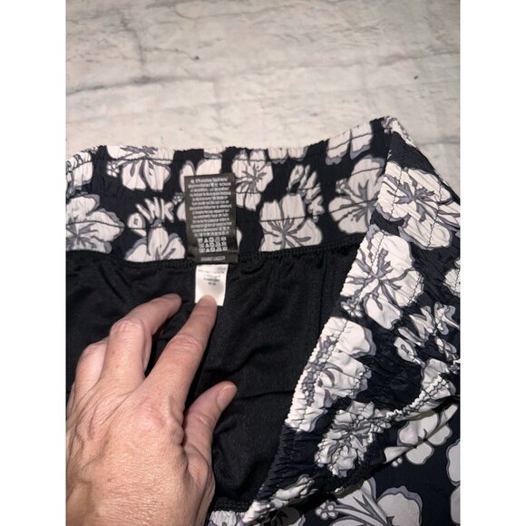 VS PINK Active Shorts Womens Large L Victoria’s Secret Running Black White Logo - Picture 8 of 16